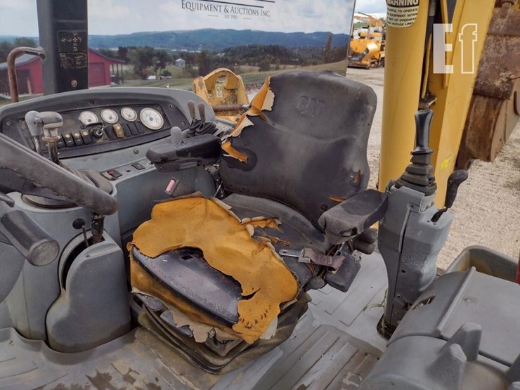 2005-caterpillar-430d-image-14