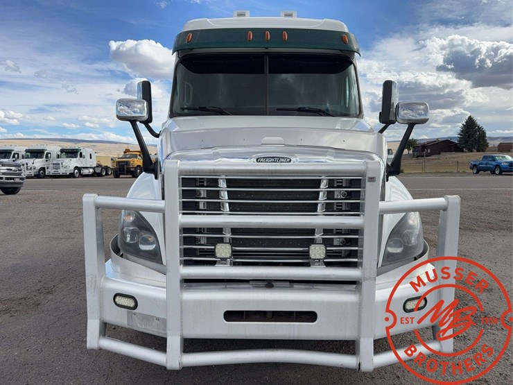 2017-freightliner-cascadia-image-2