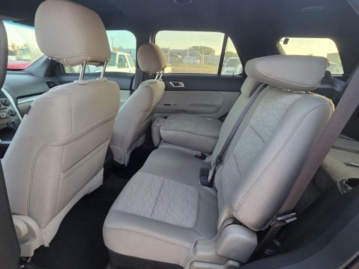 2014-ford-explorer-image-6
