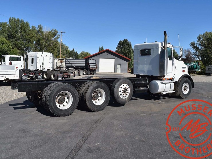 1999-kenworth-t800b-image-9