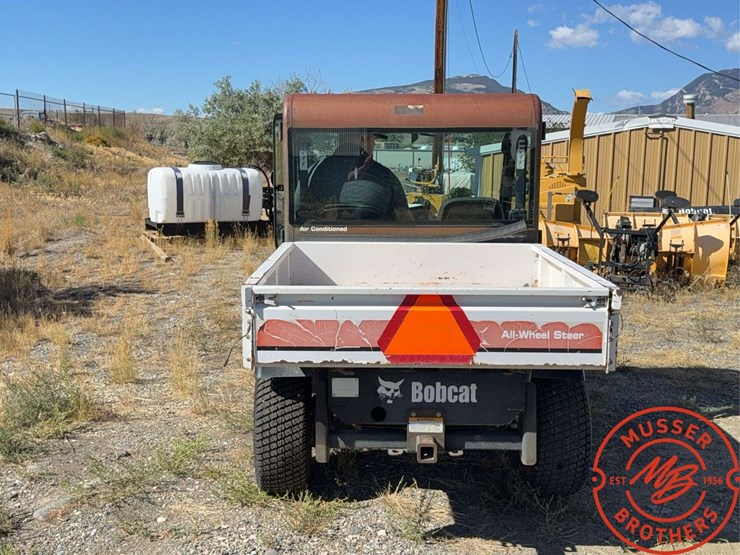 bobcat-5600-toolcat-image-4