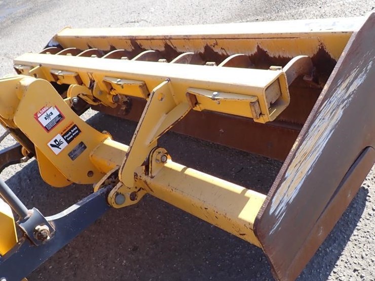 2019-deere-210lep-image-14