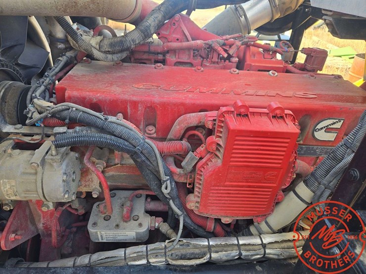 2008-peterbilt-320-image-12