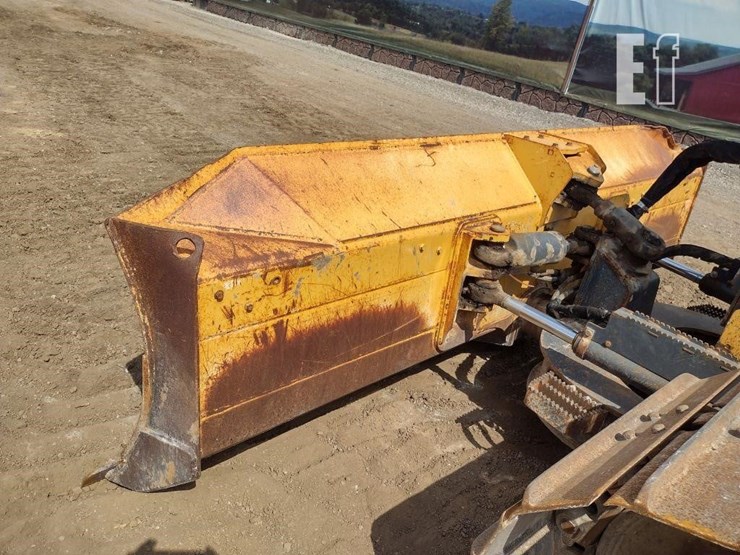 2015-deere-650k-lgp-image-22