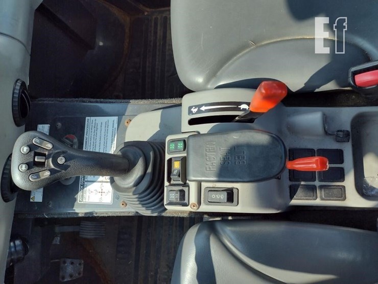 2021-bobcat-toolcat-5600-image-11
