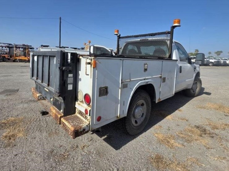 2010-ford-f250-image-3
