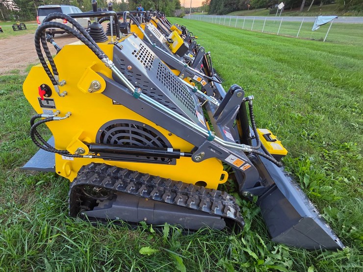 #2184-•-(edmore)ats-460-mini-skidsteer-image-8