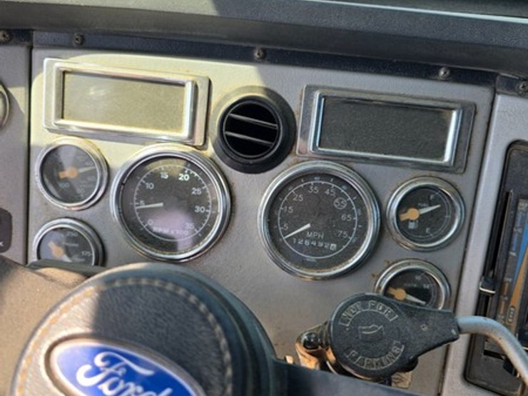 1995-ford-l8000-image-42