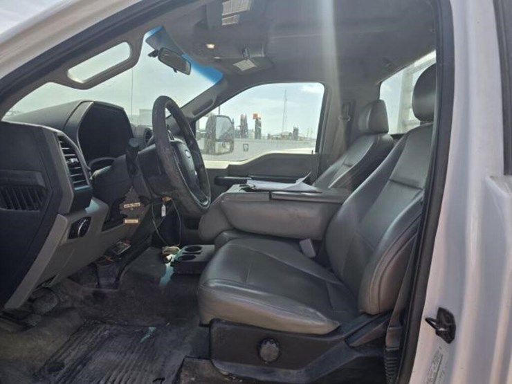 2017-ford-f550-image-6