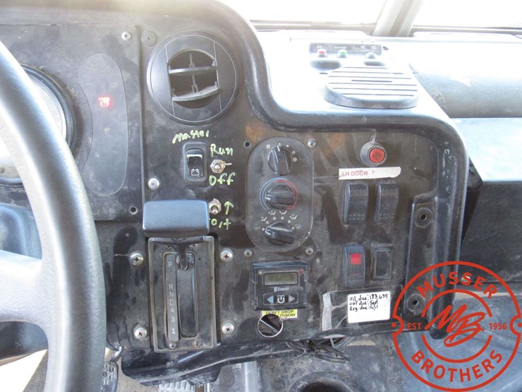 2005-freightliner-mt45-image-14