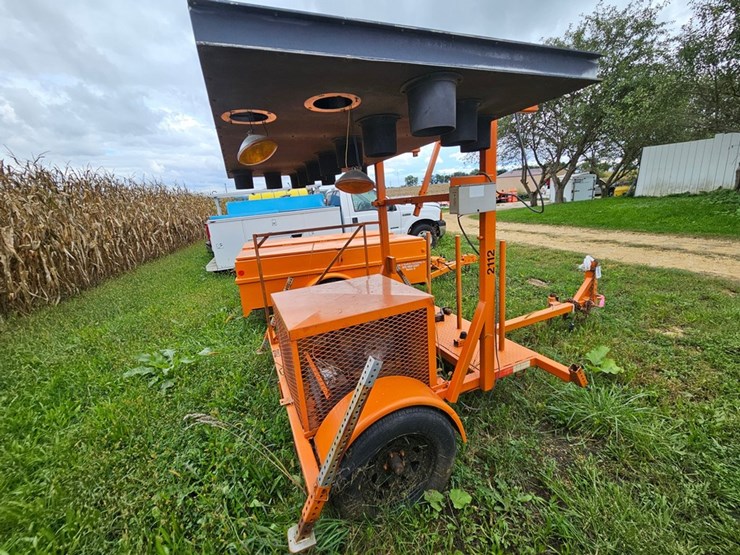 #2077-•-wanco-towable-sign-board-image-5