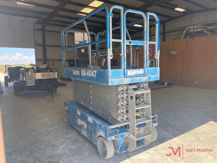 2019-genie-gs-4047-electric-scissor-lift-image-5