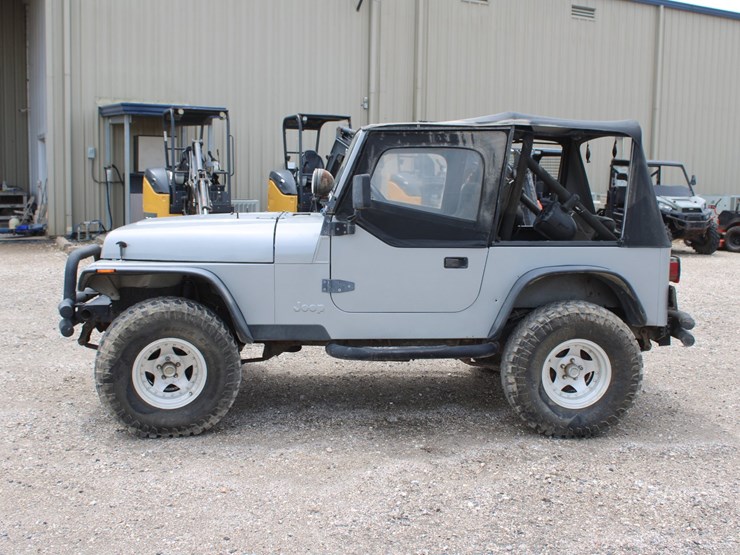 1989-jeep-wrangler-image-1