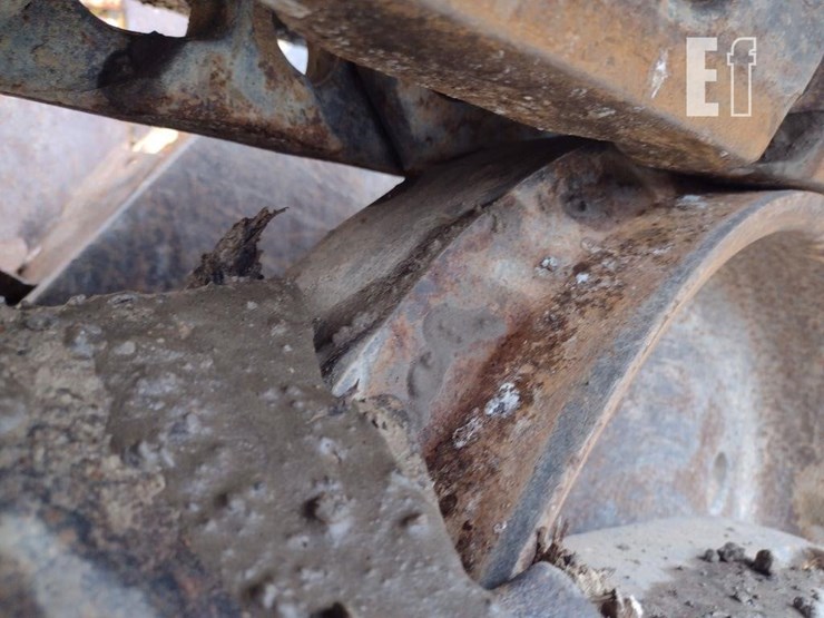 komatsu-d61ex-15e0-image-30