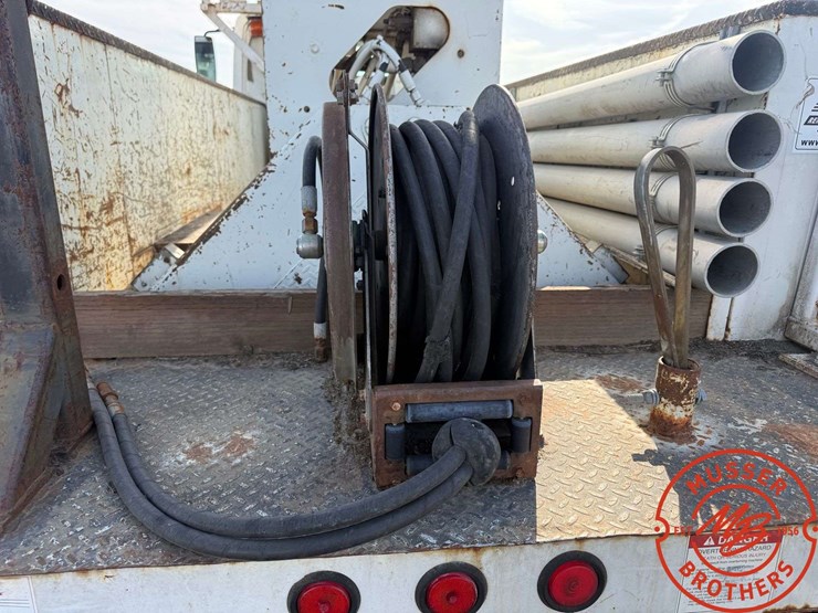 2011-international-durastar-4300-image-18