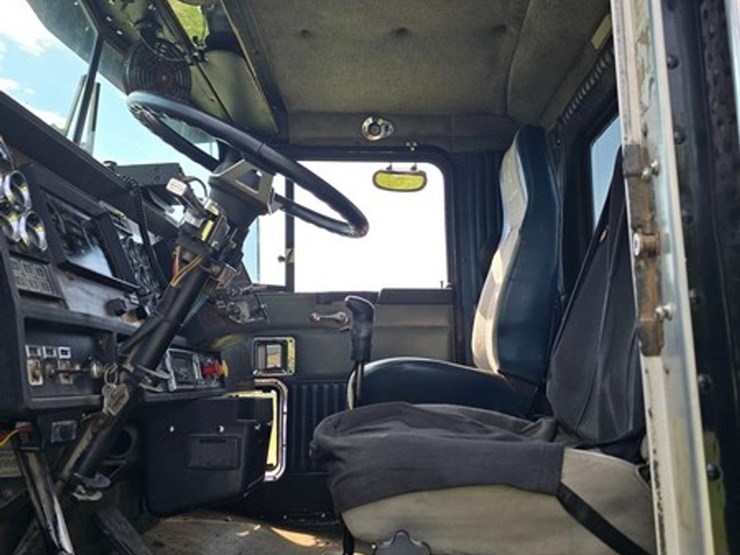 1996-kenworth-t800b-image-27