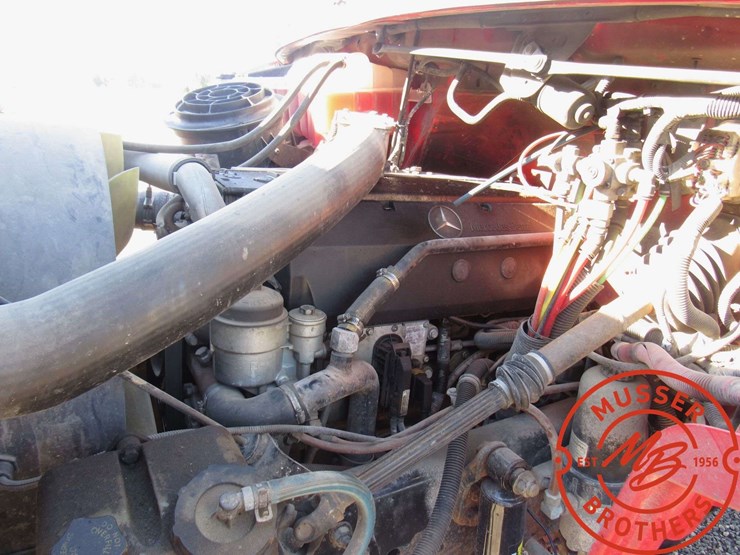 2003-freightliner-fl70-image-9