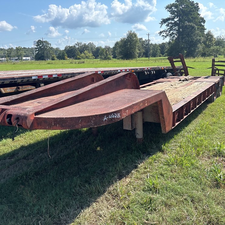#46218 • 32FT NABORS LOWBOY TRAILER | NO TITLE