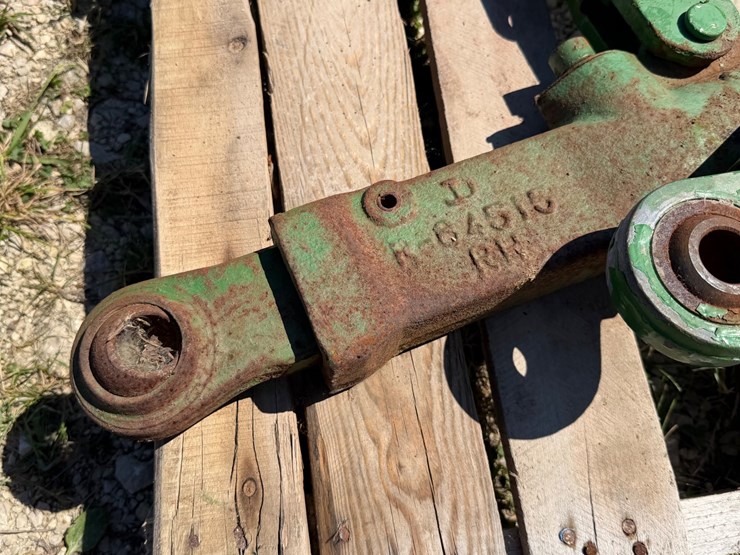 #2524-•-john-deere-three-point-arms-image-3
