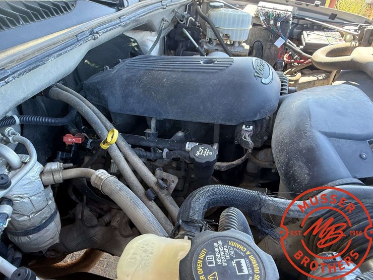 2003-chevrolet-2500hd-image-14