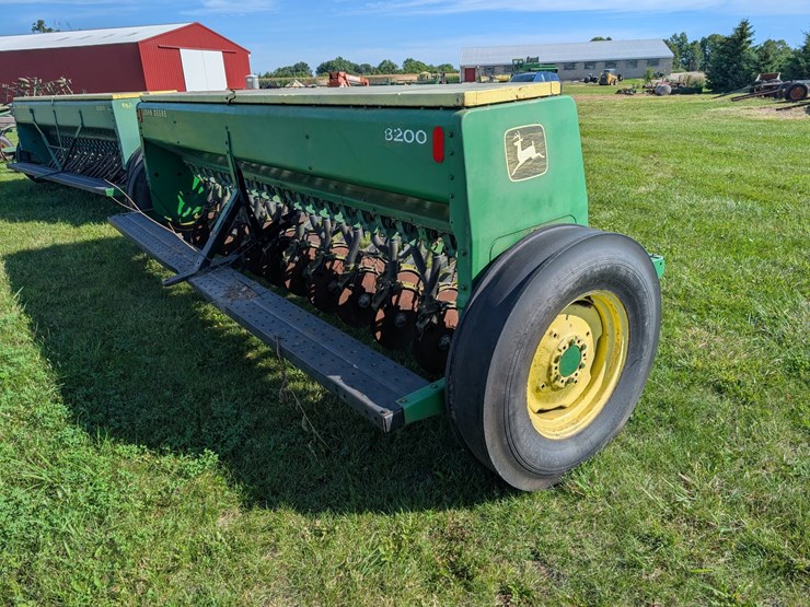 john-deere-8200-image-8