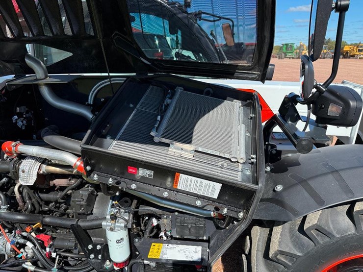 2021-bobcat-tl619-image-34