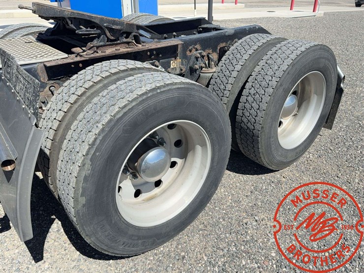 2009-kenworth-t800-image-23