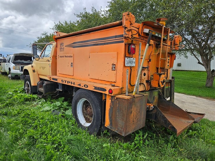 1997-ford-800-image-3