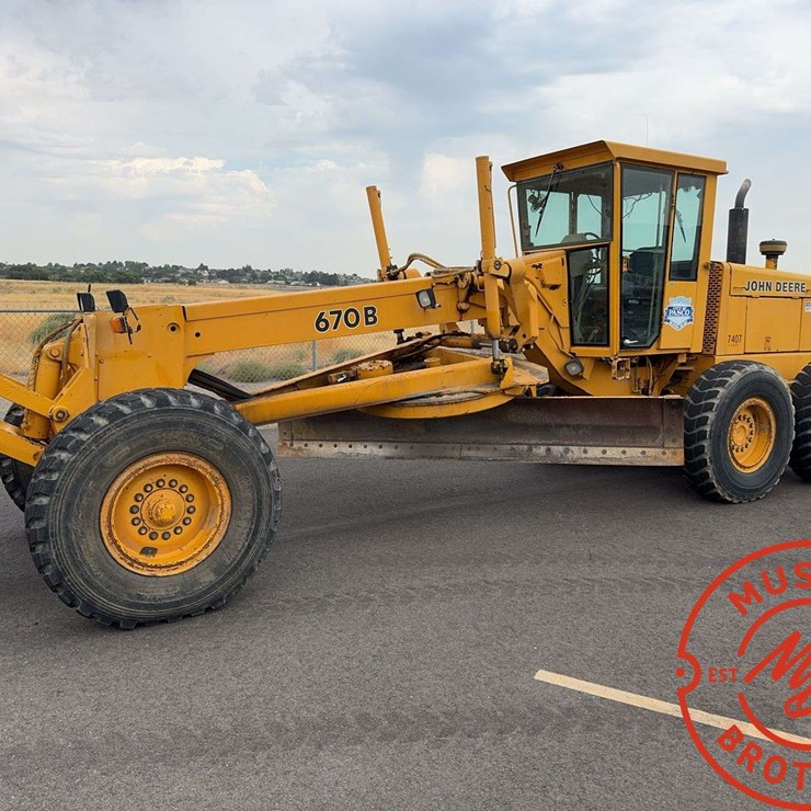 DEERE 670B