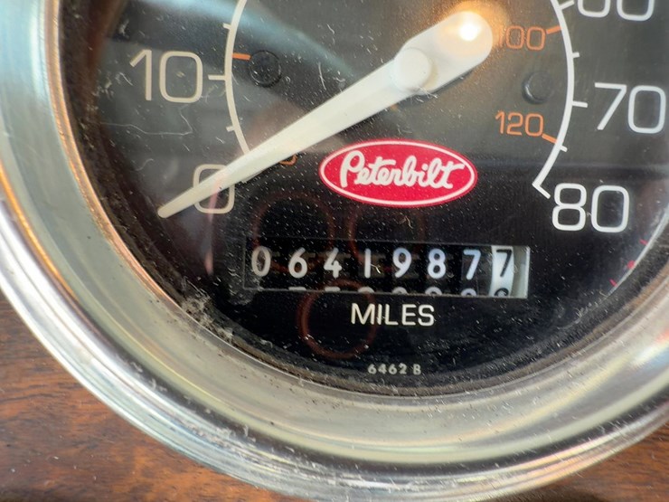 1996-peterbilt-379-image-32