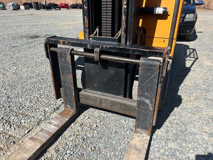 #5628-•-forklift-image-11