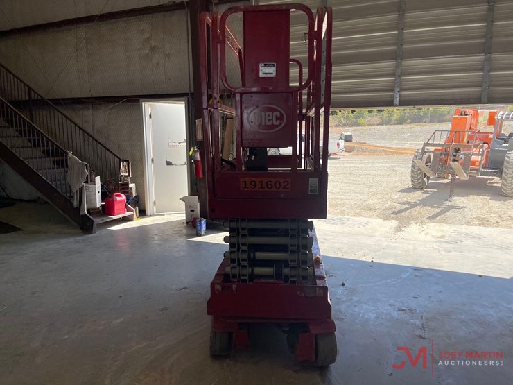 2020-mec-micro-26-electric-scissor-lift-image-8