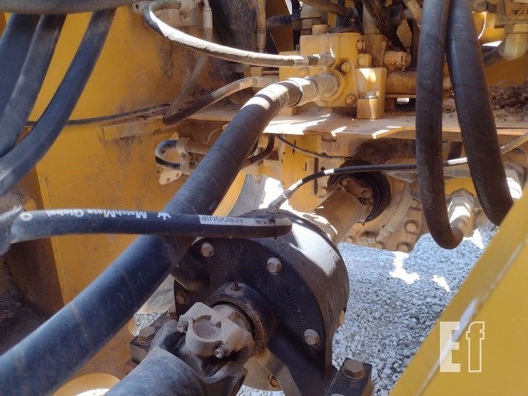 2017-deere-524kii-image-38