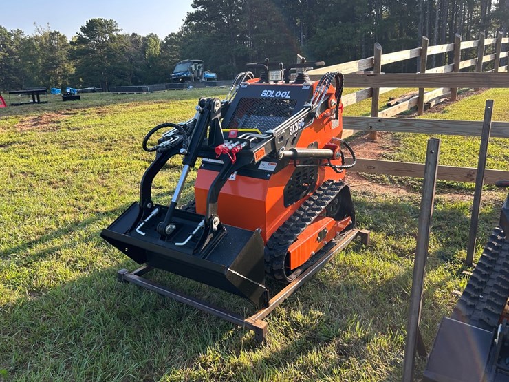 #135-•-sdlool-skid-steer-loader-image-1
