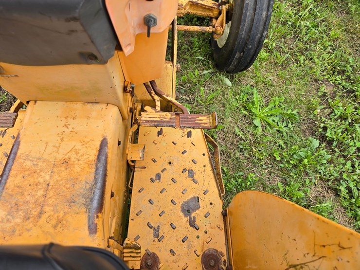 #2038-•-case-380b-tractor-image-17