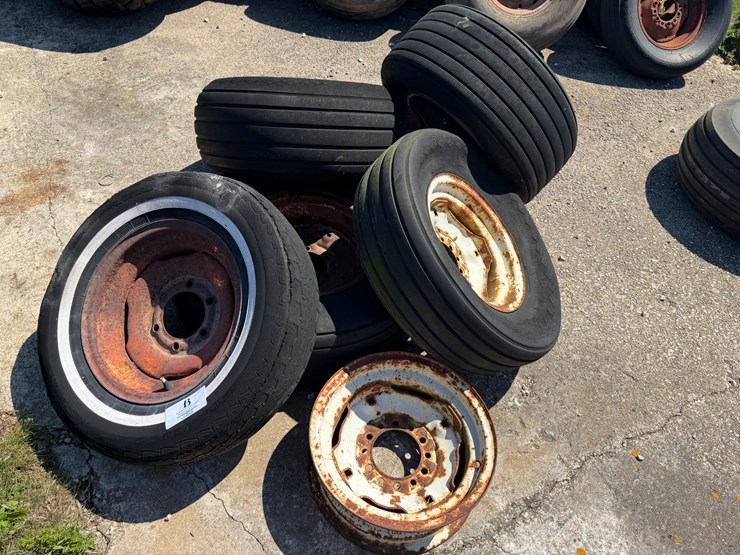 #2529-•-tires-&-rims-assortment-image-1