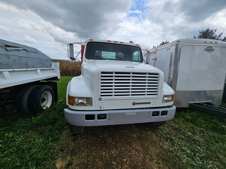 international-4900-image-9