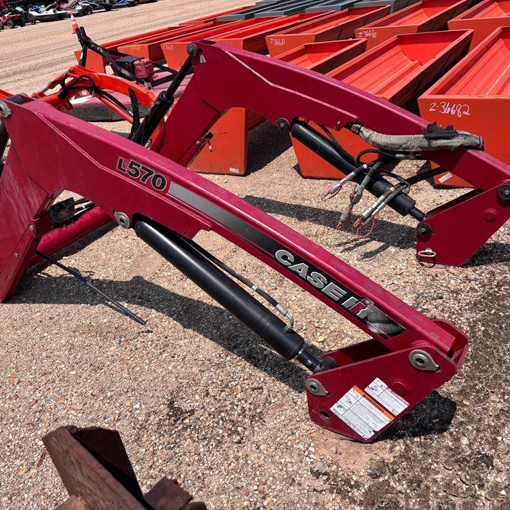 #46945 • CASE C570 FRONT END LOADER