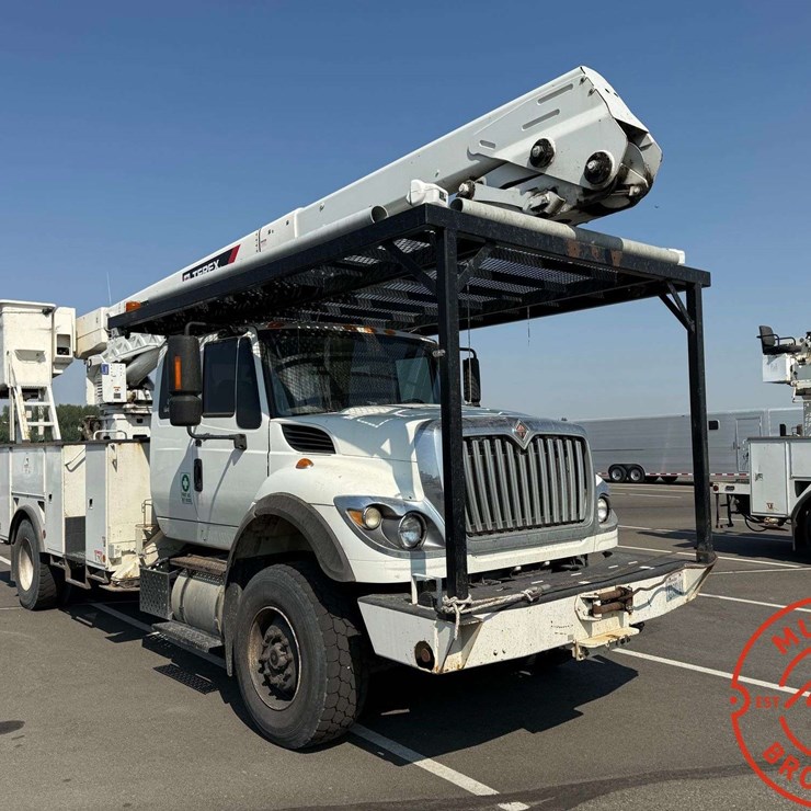 2014 International 7500 4x4 Terex Bucket Truck