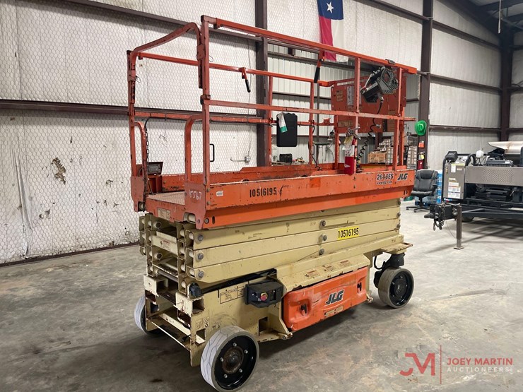 2016-jlg-2646es-electric-scissor-lift-image-3