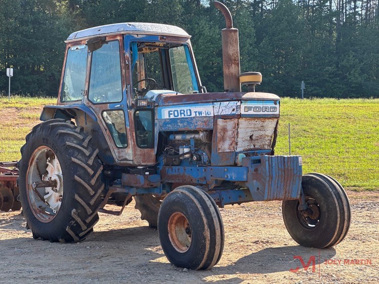 ford-tractor-image-1