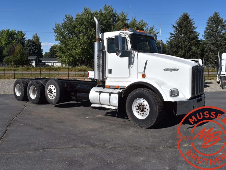 1999-kenworth-t800b-image-11