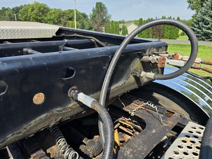 #2011-•-2005-talbert-t40w-555a-hr6-1-t1-hydraulic-detatch-image-11