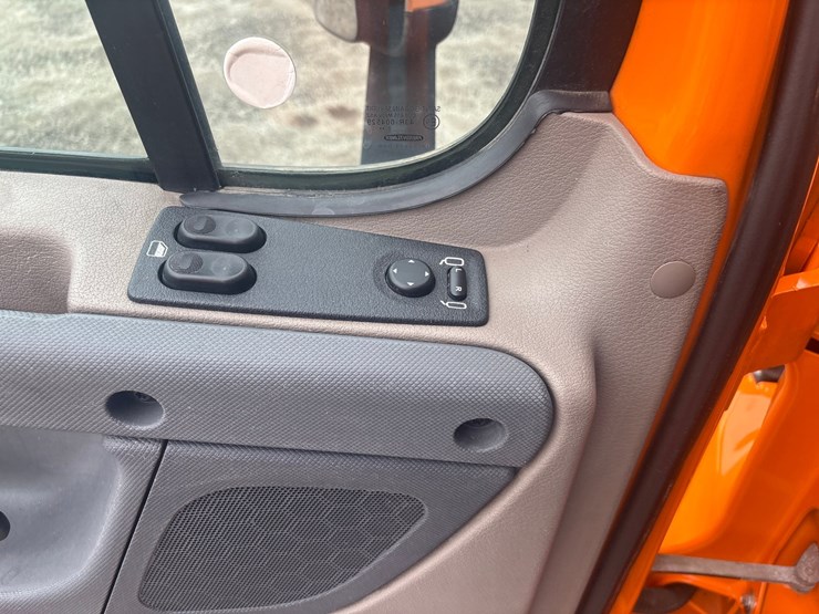 #2335-•-2012-freightliner-cascadia-sleeper-cab-truck-tractor-image-76
