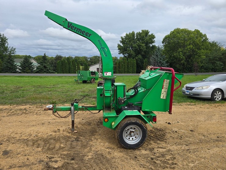 2015-vermeer-bc700xl-image-2