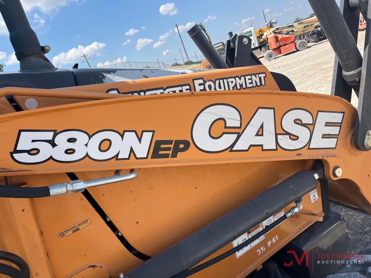 2021-case-580n-ep-loader-backhoe-image-13
