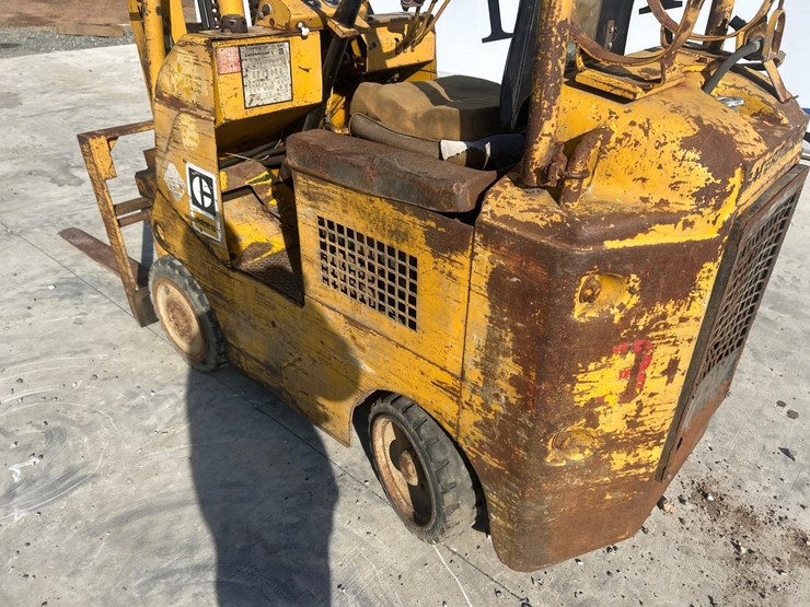 caterpillar-422s-image-23
