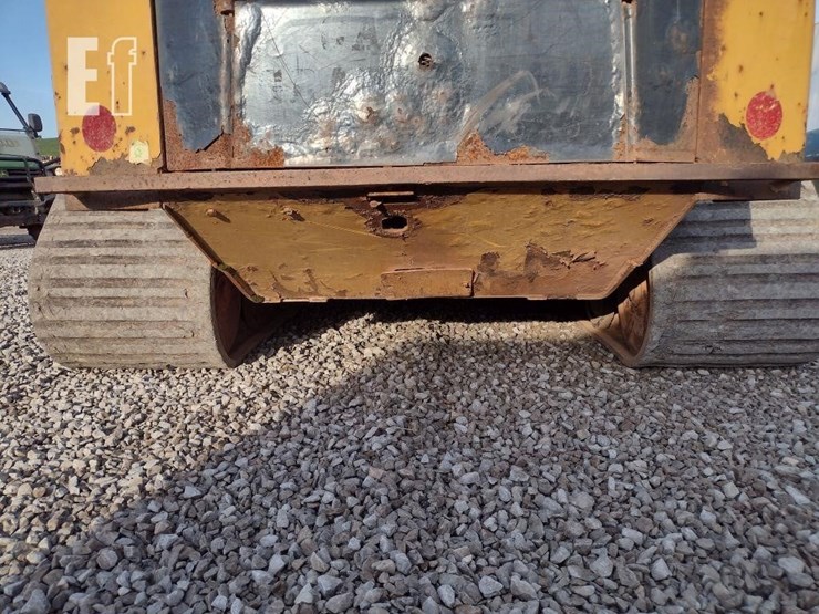 2015-caterpillar-287d-image-31