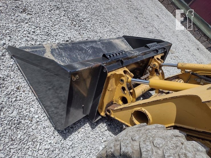 2002-deere-250-image-14