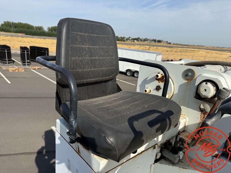 2011-international-durastar-4300-image-24